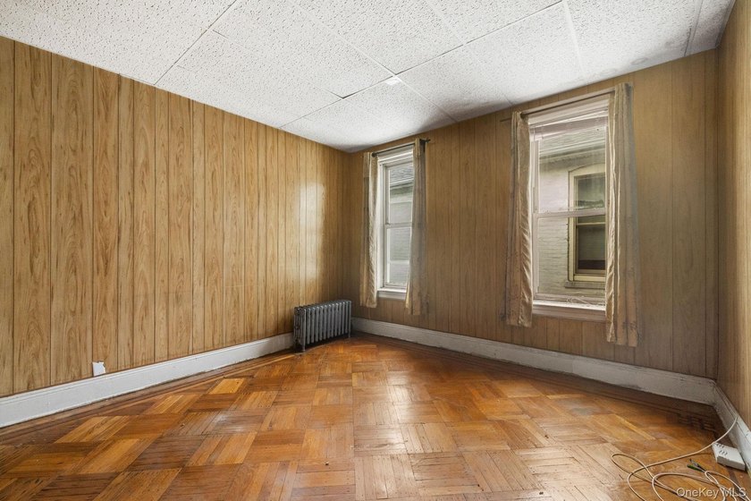 Unlock the potential of this solid three-unit brick building - photo 17