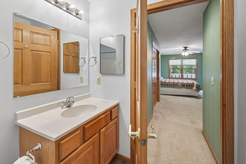 Welcome to this beautifully maintained and move in ready 3 - photo 17