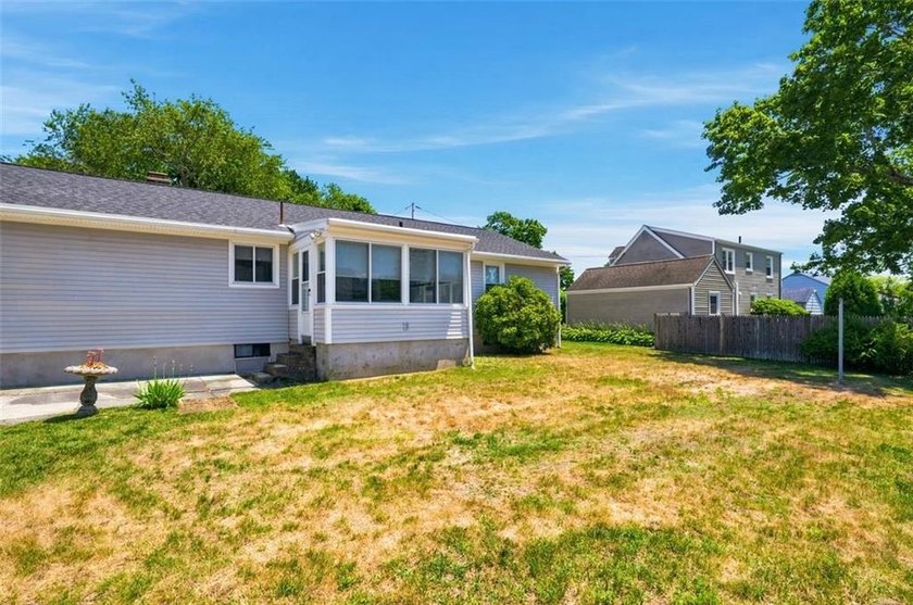 Welcome to this well-built, lovingly maintained ranch in the - photo 19
