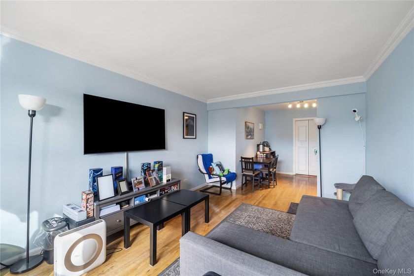 Charming 1 Bedroom Apartment in Windsor Park, where warmth and - photo 5