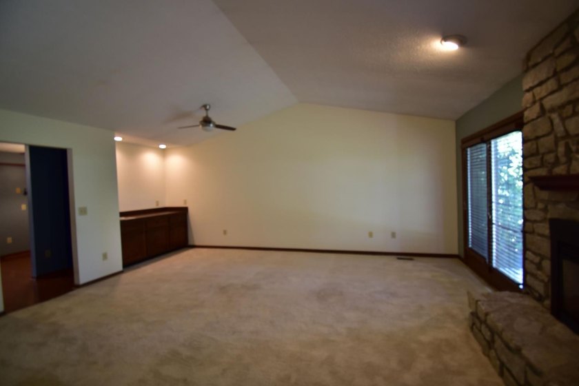 Welcome to Easy Living! This beautiful 2-bedroom, 2-bath - photo 12
