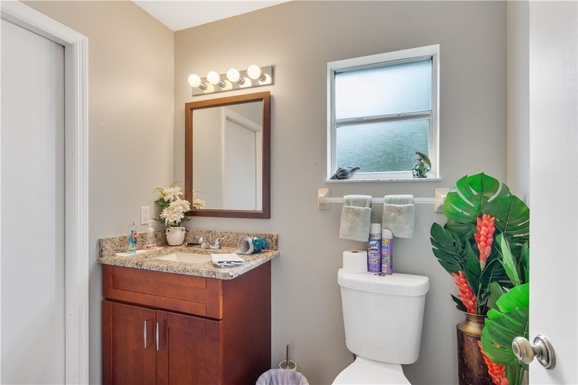 Welcome to this beautifully maintained 3-bedroom, 2-bath home in - photo 14