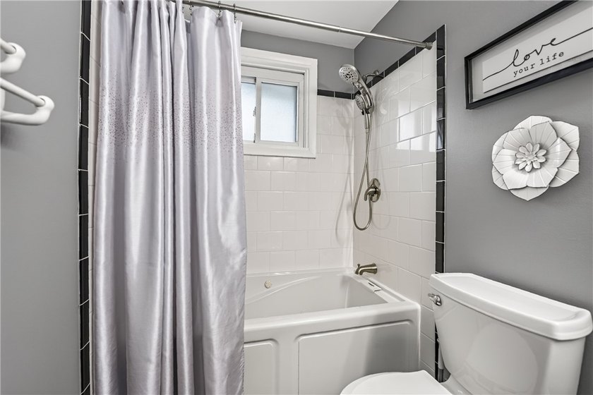 Unique layout in this 2248 square foot two story home &amp; is - photo 16