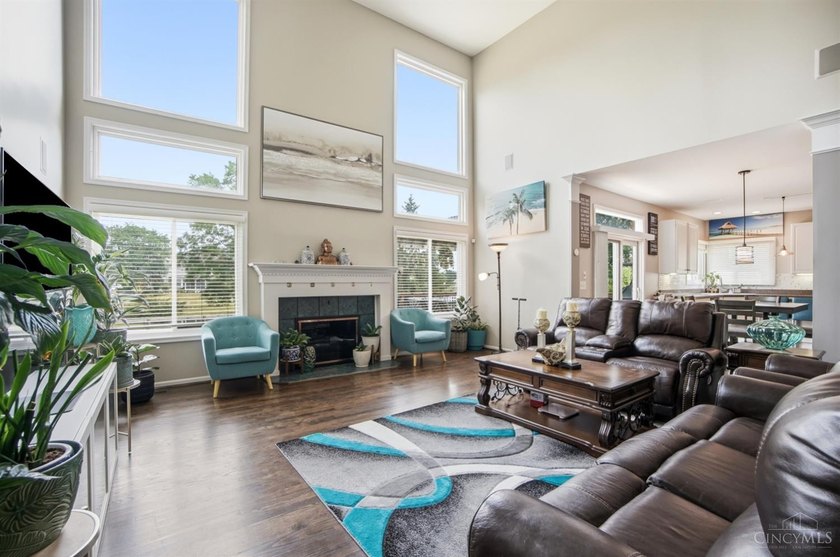 Welcome to beautiful 5-bedrooms,4 baths home in the desirable - photo 17