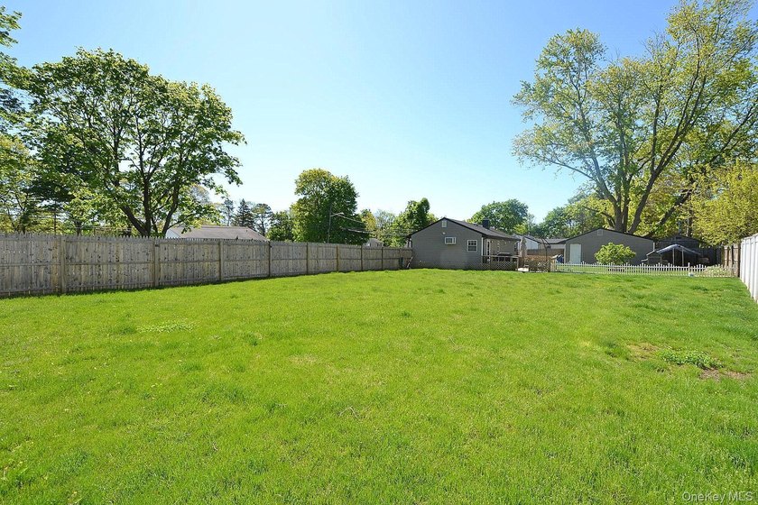 Rare find! This meticulously maintained 3-bedroom home combines - photo 16