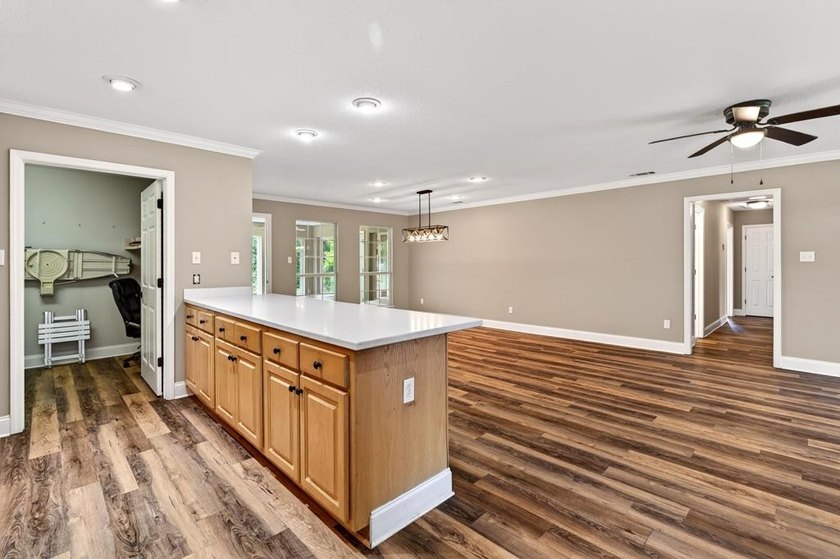 Welcome home! This beautifully maintained property is move in - photo 18