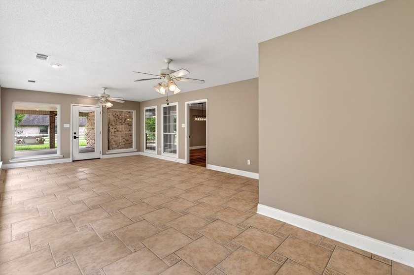 Welcome home! This beautifully maintained property is move in - photo 22