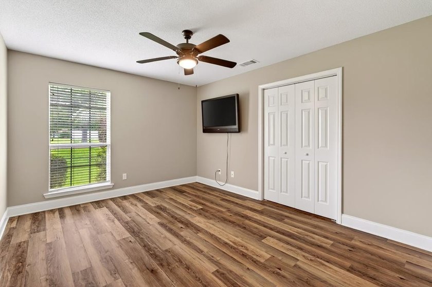 Welcome home! This beautifully maintained property is move in - photo 32