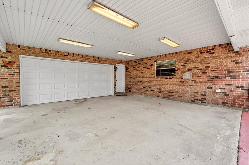 Welcome home! This beautifully maintained property is move in - photo 41