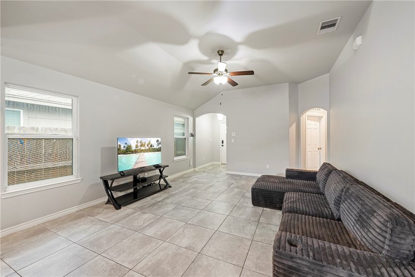 Welcome to 2218 Spoonbill, a move-in ready gem on the desirable - photo 6