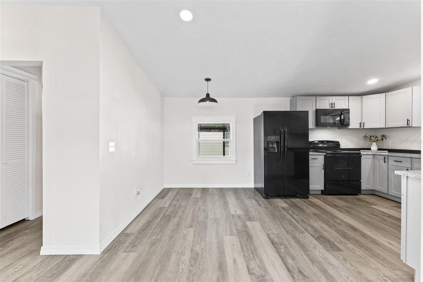 One or more photo(s) has been virtually staged. Why rent when - photo 11