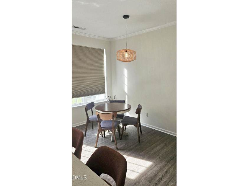 Lakefront 3 Bedroom townhome in a very nice quiet neighborhood - photo 6