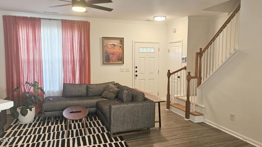 Lakefront 3 Bedroom townhome in a very nice quiet neighborhood - photo 9