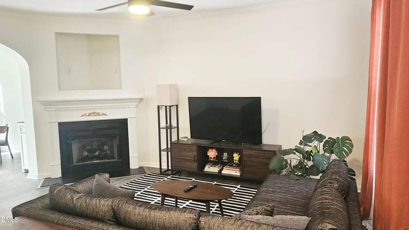Lakefront 3 Bedroom townhome in a very nice quiet neighborhood - photo 10