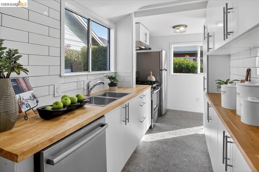 This beautiful Longfellow bungalow lives like a single family - photo 13