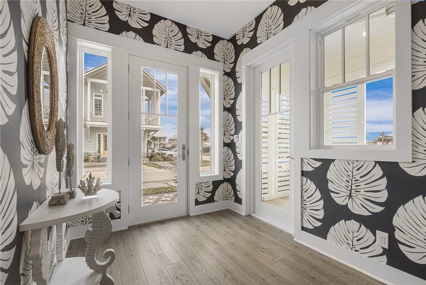 Welcome to Walkin' on Sunshine, located within the boutique - photo 4