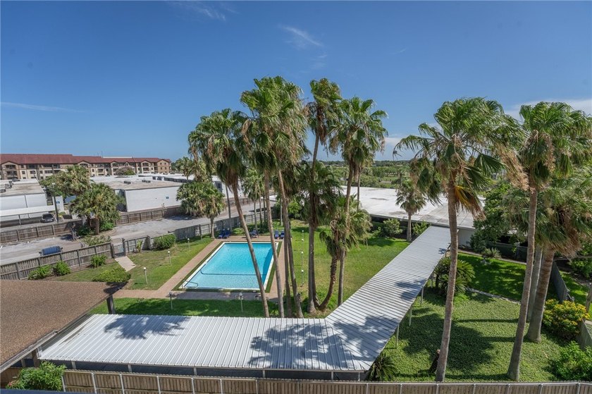Wake up to a beautiful view every day in this 2 bedroom 2 - photo 7