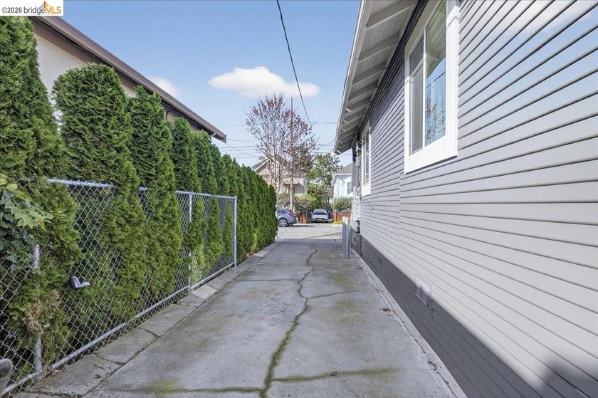 This beautiful Longfellow bungalow lives like a single family - photo 30