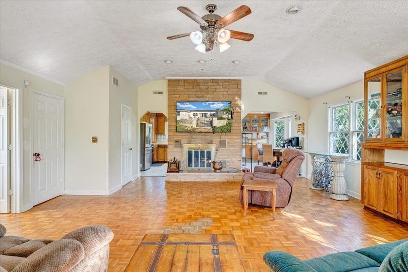 This impressive contemporary home is situated on 17.527 private - photo 31