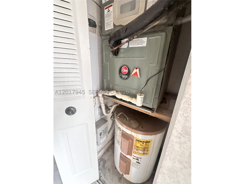 Handyman Special. 2B/2B Condo. This condo is ready for the right - photo 11