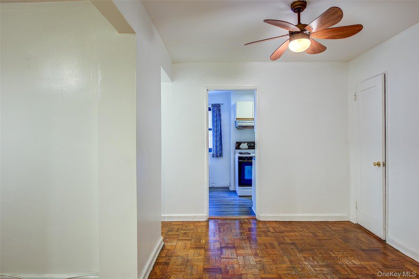 Welcome to River Gardens, Pet friendly building in the heart of - photo 12