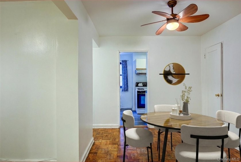 Welcome to River Gardens, Pet friendly building in the heart of - photo 13