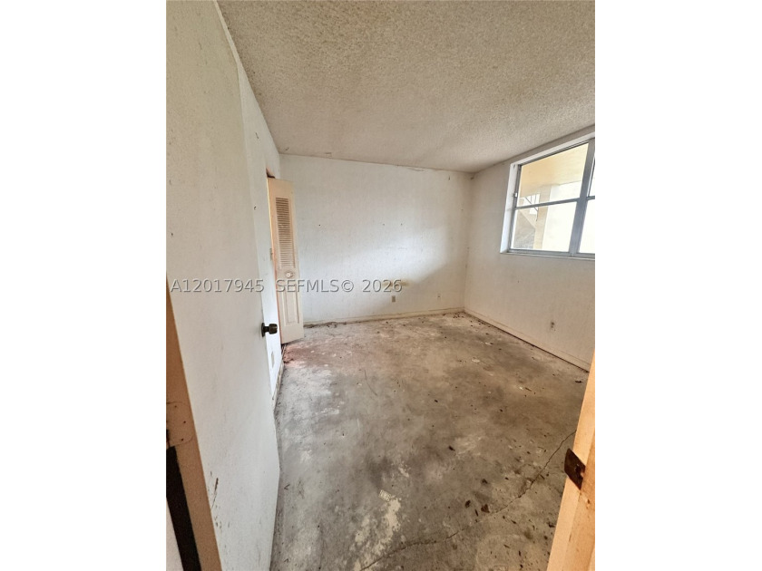Handyman Special. 2B/2B Condo. This condo is ready for the right - photo 15