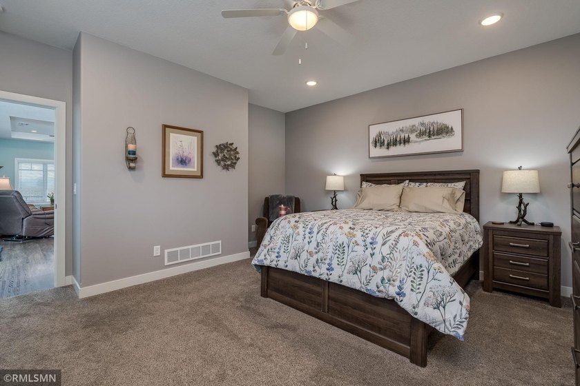 Charming 3-bedroom, 2-bathroom patio home has a heated 2.5 stall - photo 28