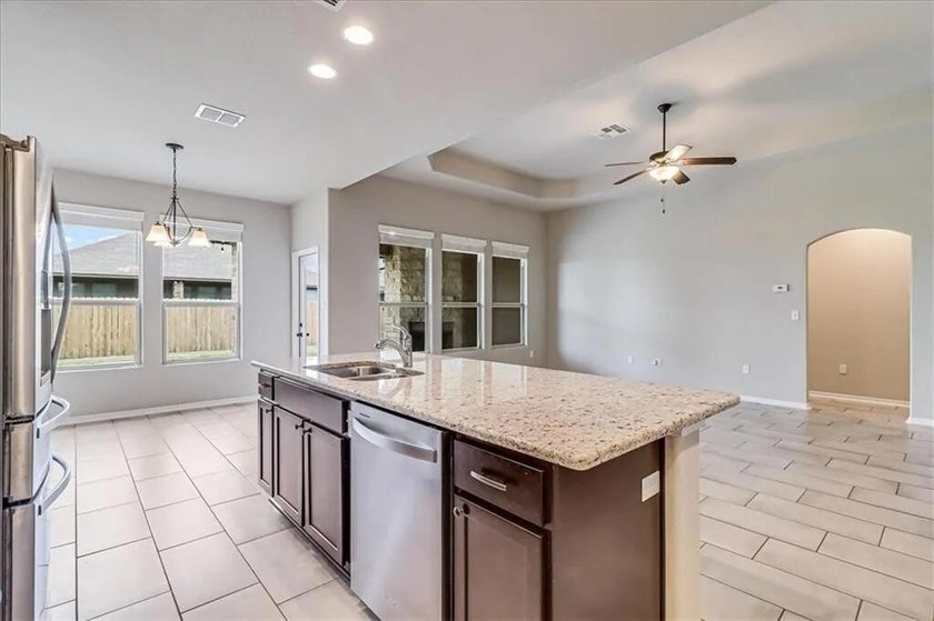 LOCATION! Gorgeous Southside home in Terra Mar by the Oso Bay - photo 8
