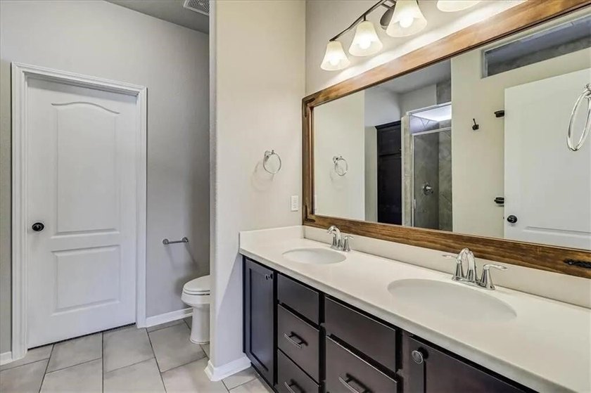 LOCATION! Gorgeous Southside home in Terra Mar by the Oso Bay - photo 10