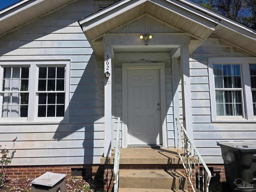 This is a spacious home situated on a 0.39-acre lot. The yard is - photo 3