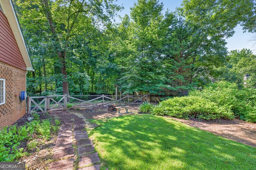 Searching for the perfect low-maintenance ranch home in North - photo 26
