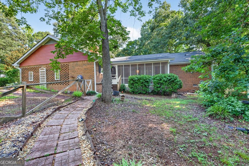 Searching for the perfect low-maintenance ranch home in North - photo 28