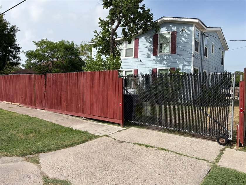 Discover a fantastic investment opportunity positioned in the - photo 2