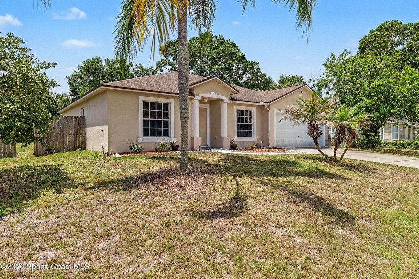Welcome home to this beautifully maintained 3-bedroom, 2-bath - photo 2