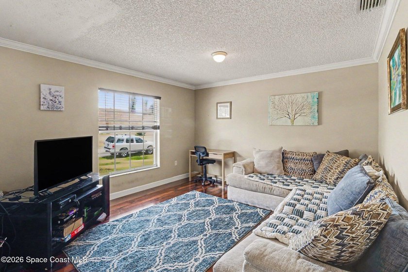 Welcome home to this beautifully maintained 3-bedroom, 2-bath - photo 5