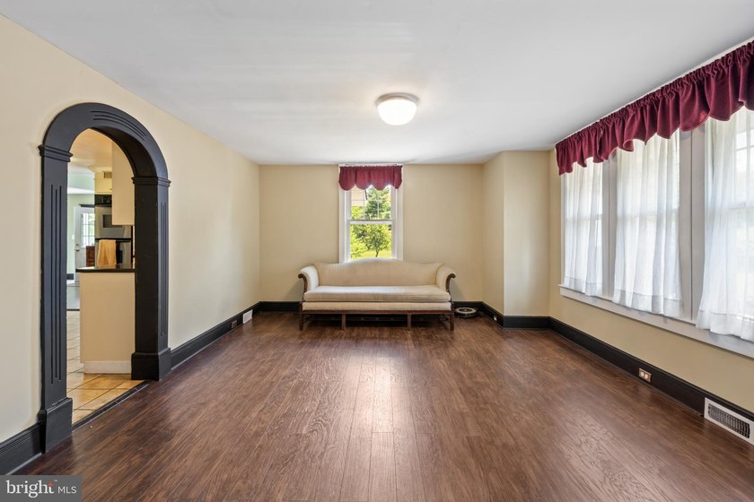 Welcome to 2241 Spruce St, a charming 1925 Craftsman Colonial - photo 8