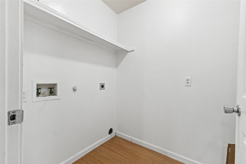 Welcome home to this beautifully maintained 4-bedroom, 2-bath - photo 8