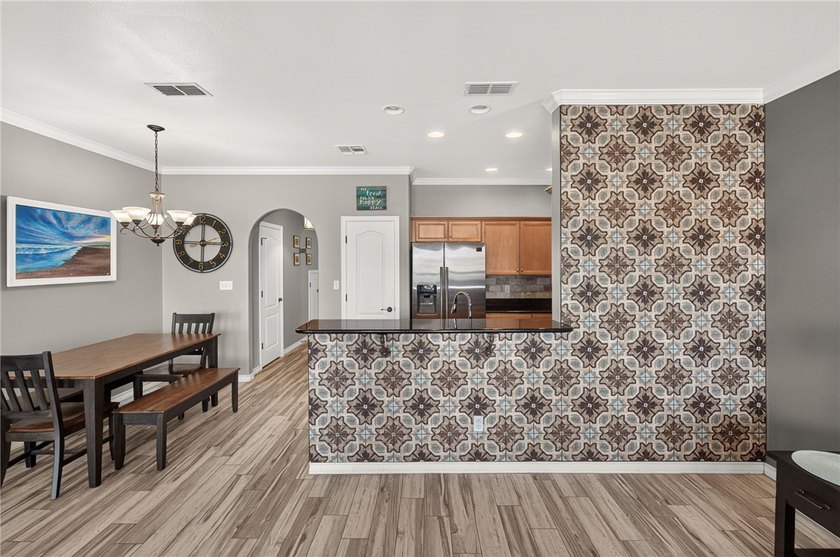 PRIME LOCATION! BEACH &amp; GULF VIEW TOWNHOME DIRECTLY ACROSS FROM - photo 10