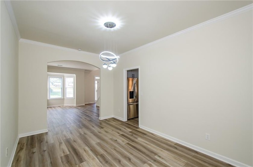 Beautifully Renovated 5 Bedroom 3.5 Bath Brick Front Home In The - photo 12