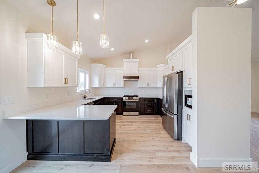Country living meets modern flexibility in this beautiful new - photo 15