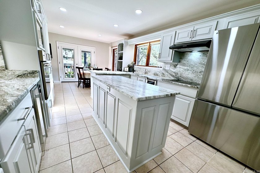 Welcome to an exceptional waterfront opportunity on Lake - photo 17