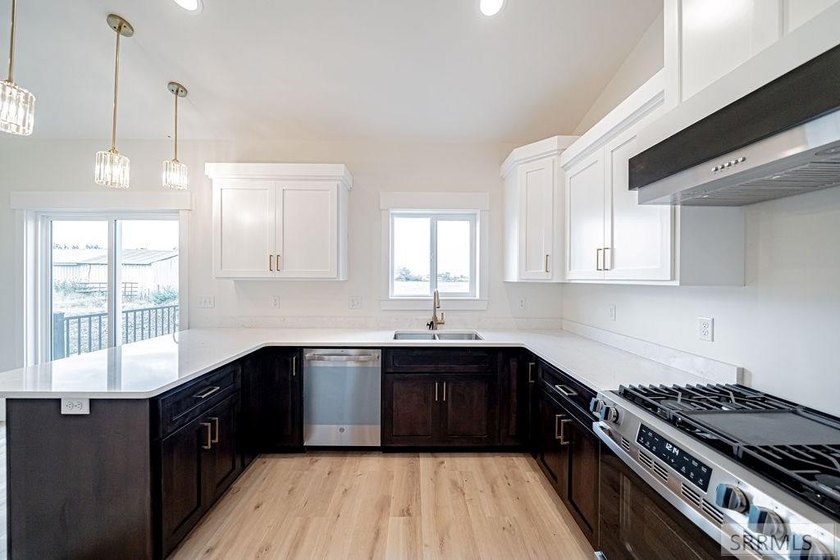 Country living meets modern flexibility in this beautiful new - photo 17
