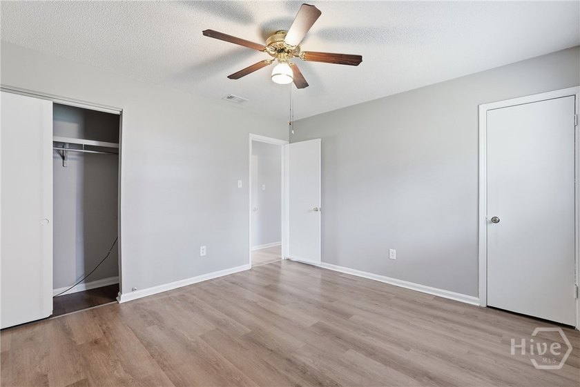 Back active due to no fault of the seller. Move right into this - photo 22