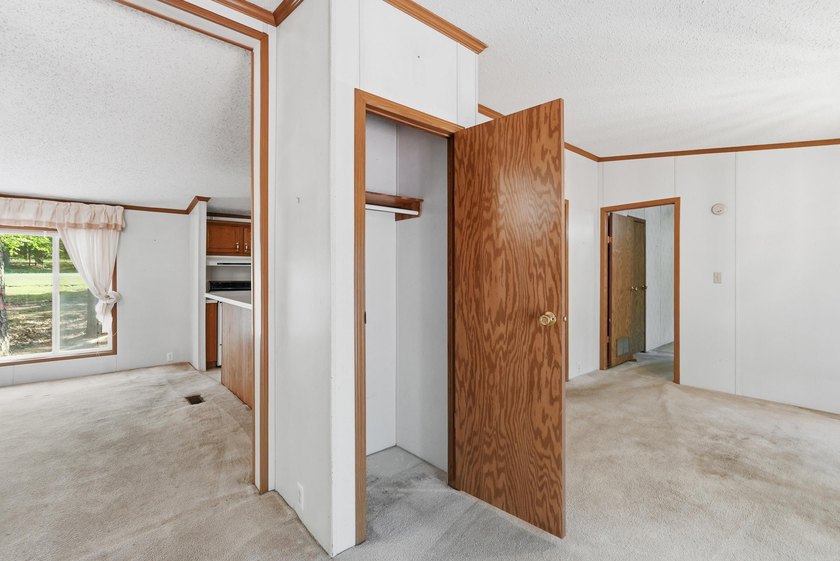 Bring your vision to this Greers Ferry Lake home on the - photo 25