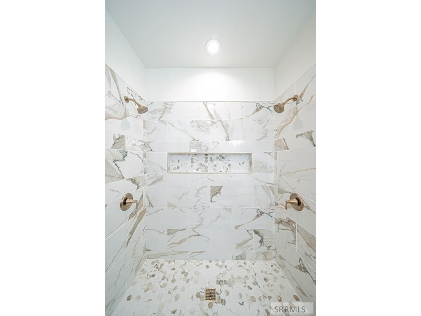 Country living meets modern flexibility in this beautiful new - photo 27