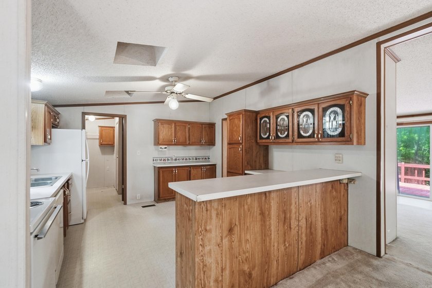 Bring your vision to this Greers Ferry Lake home on the - photo 29