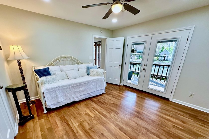 Welcome to an exceptional waterfront opportunity on Lake - photo 30