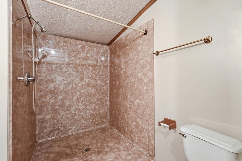 Bring your vision to this Greers Ferry Lake home on the - photo 36