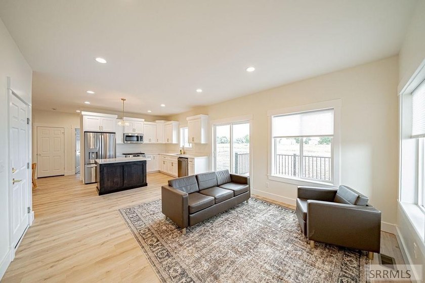 Country living meets modern flexibility in this beautiful new - photo 37